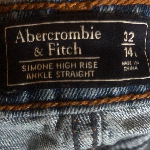 Jeans - Picture 2 of 2